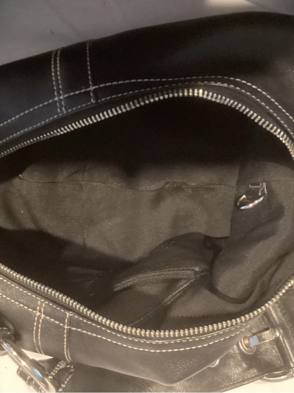 Coach Black Leather Hobo Shoulder Bag with cream Contrast Stitching - Picture 5 of 8